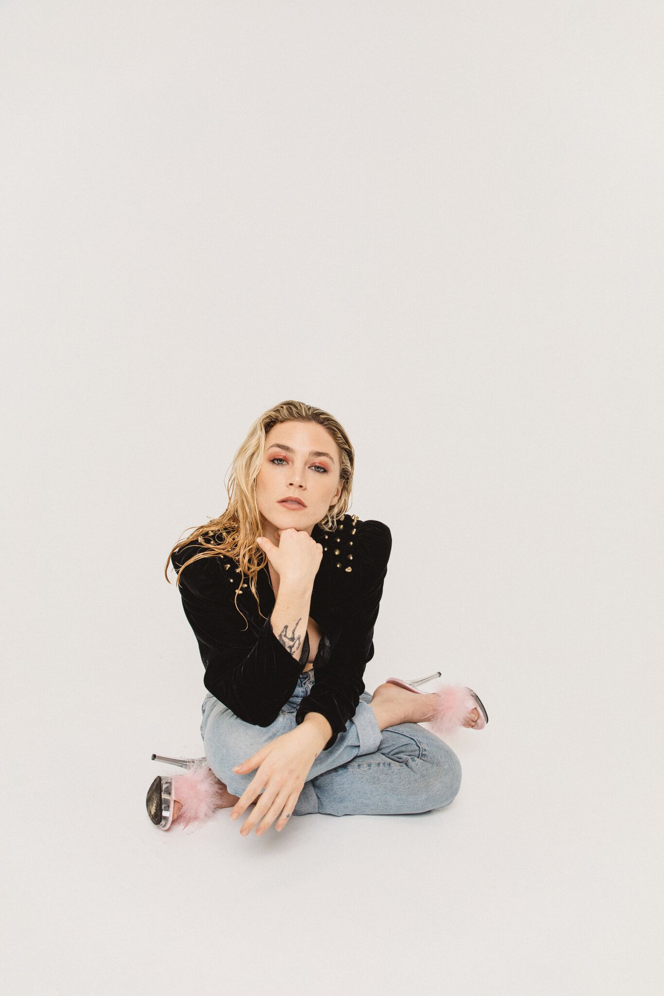 Fox Sinclair Shares Racy Visuals For "Soft" press image