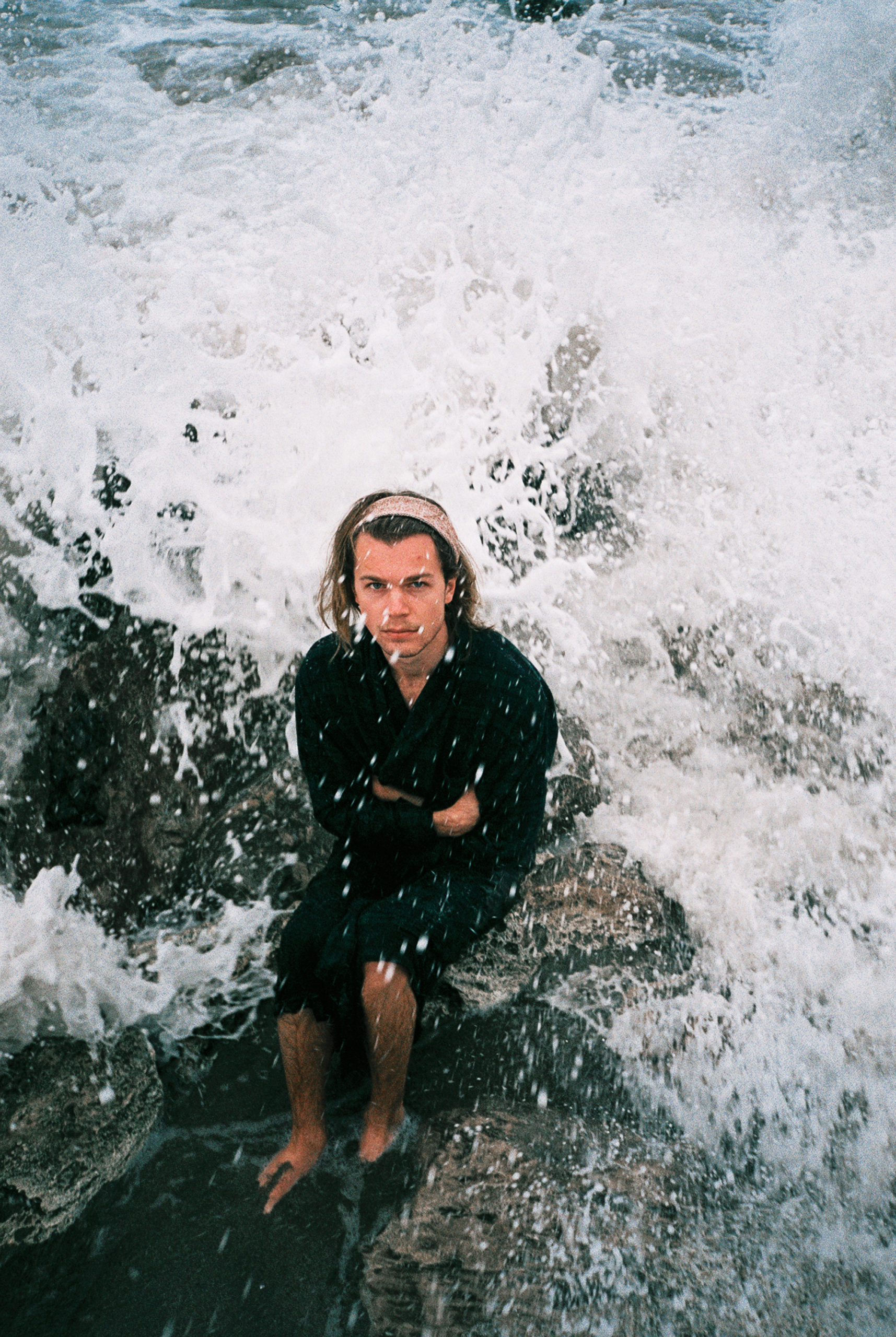 wilter Debuts Psychedelic Single "solo/solong" press image